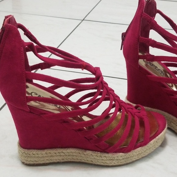 Wedge - Picture 2 of 2